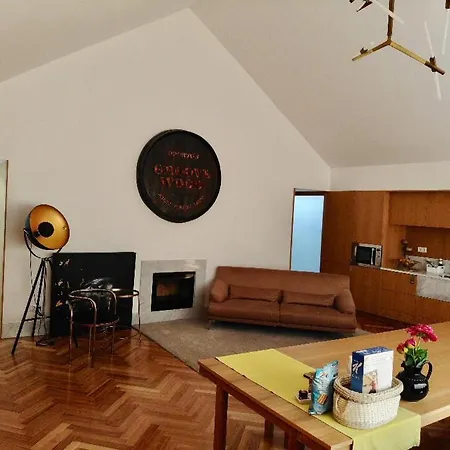 Groove-wood Loft * Vila Nova de Gaia