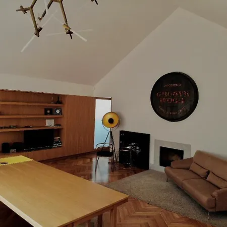 דירה Groove-wood Loft *