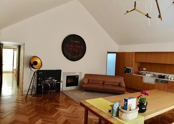 Groove-wood Loft * Vila Nova de Gaia